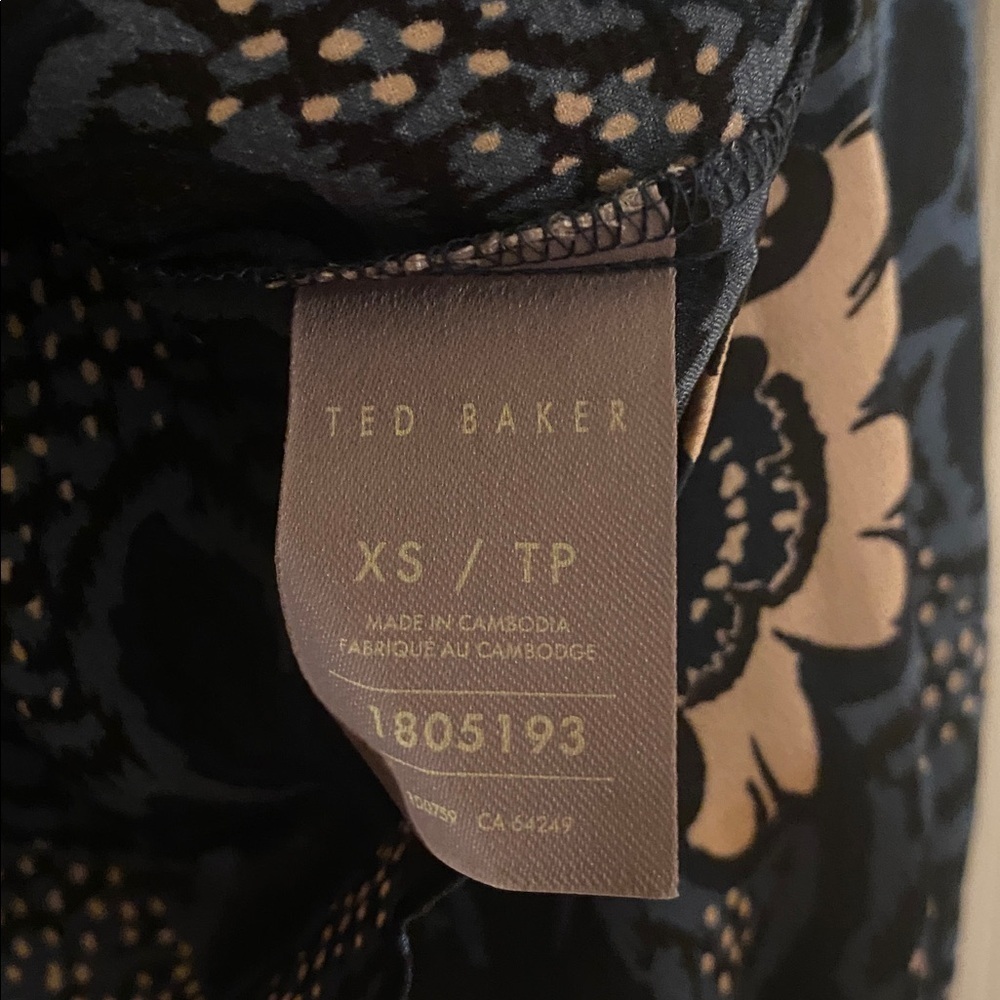 NWT Ted Baker Navy and Cream Floral Blouse Size 2 - Picture 9 of 13